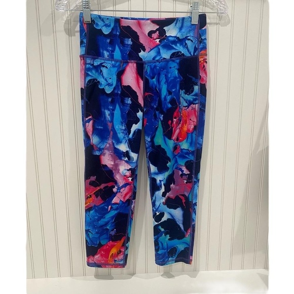 Athleta Chaturanga Capri Leggings Blue Pink Abstract Cropped XSP - Picture 1 of 12
